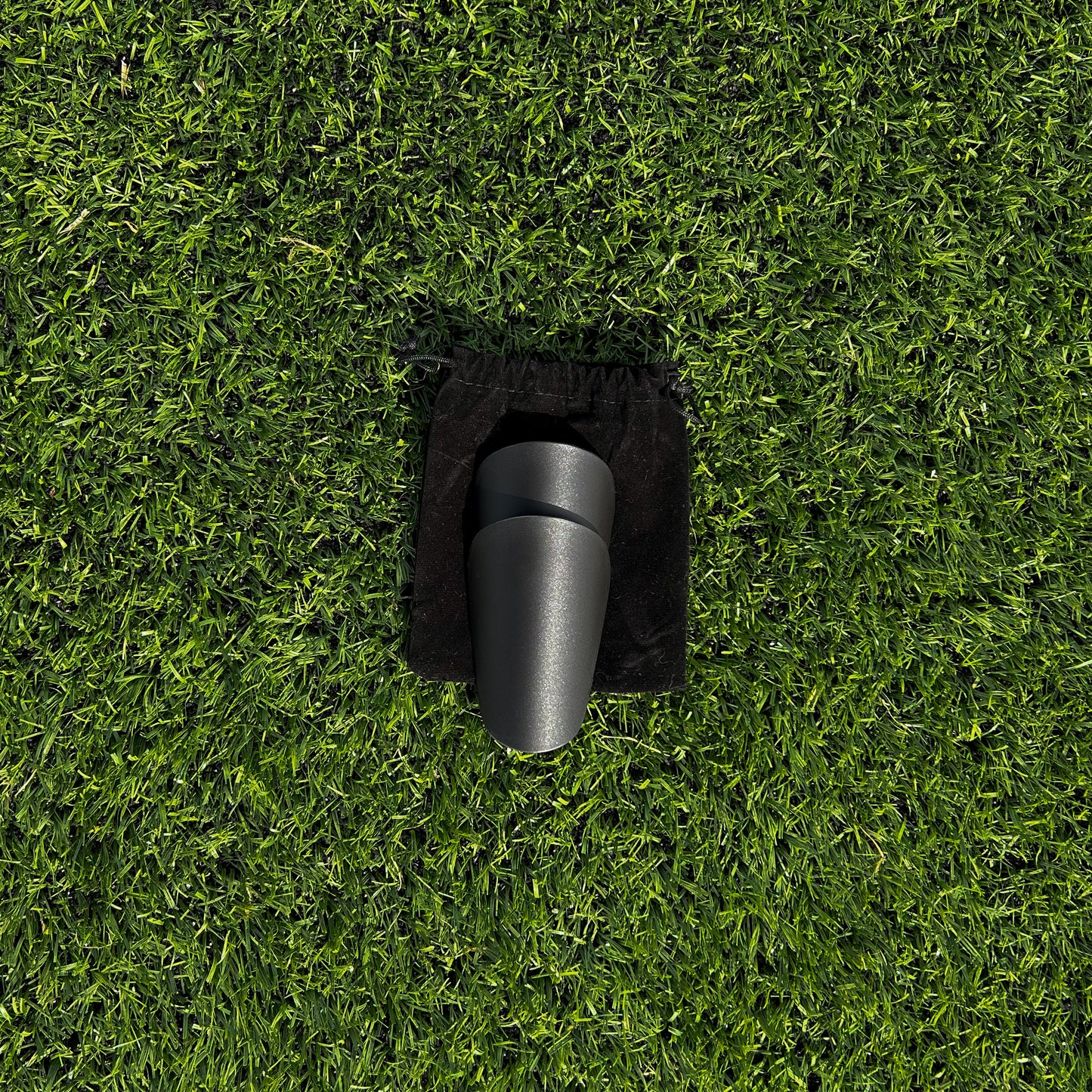 Football Supply | Essentials Bundel - Gripsokken & Mini Scheenbeschermers- Voetbal - Comfort - Zwart